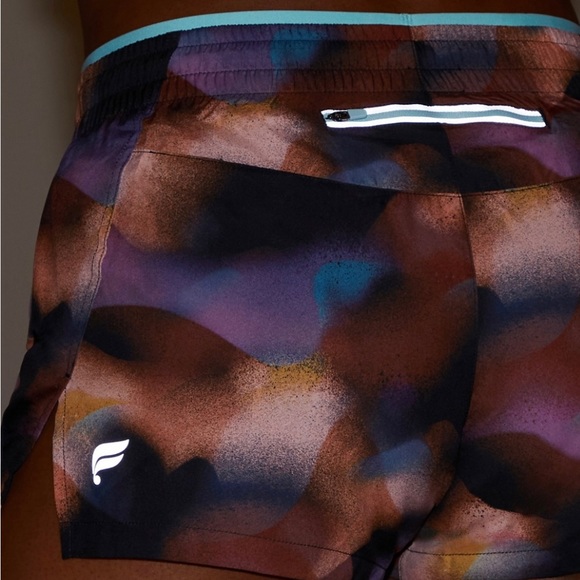Fabletics Breathe Mid-Rise Run Short Small - Picture 4 of 7